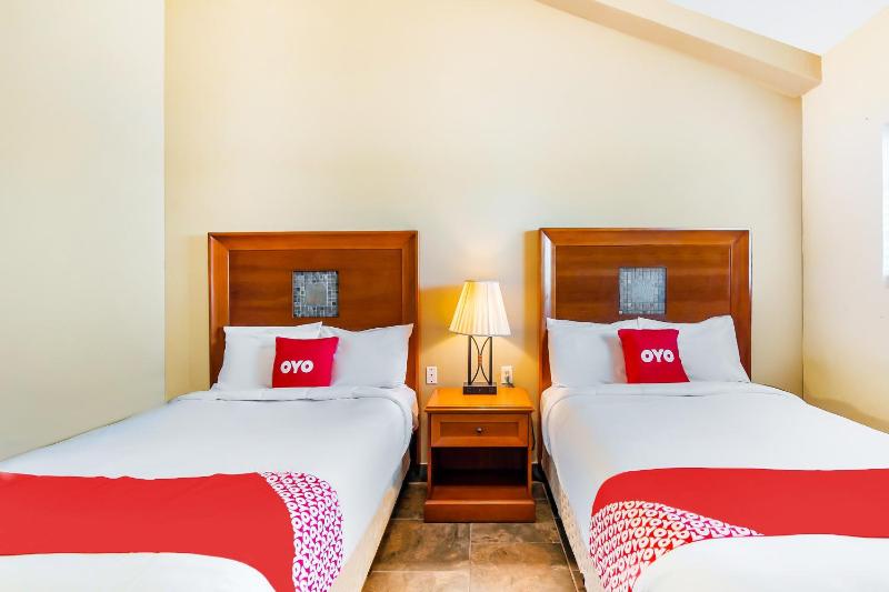 Queen Room with Two Queen Beds image 3