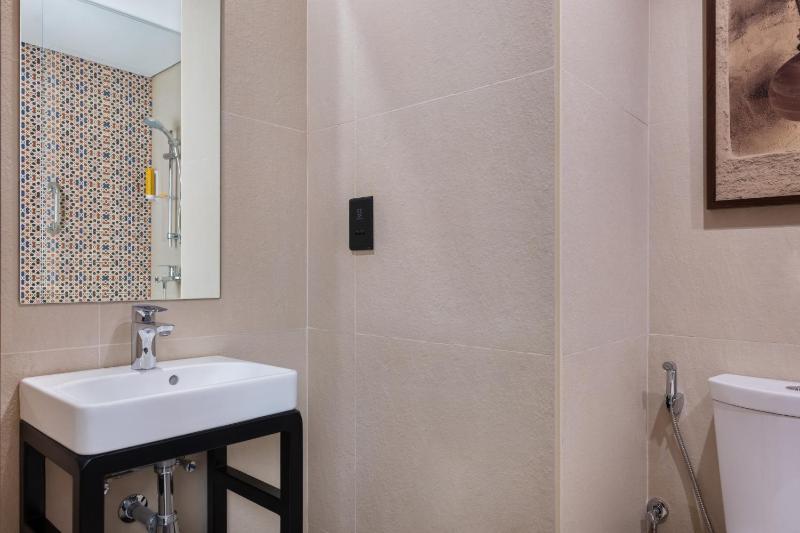 Superior Twin Room with Plaza View, 20% off F&B, Early Check-in (12 pm) Late Check-out (2 pm) image 2