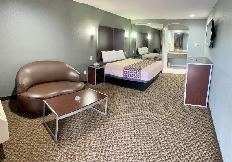 King Room image 3