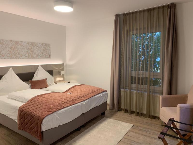 Double Room image 3