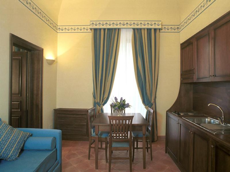 Hotel La Ville - image 31
