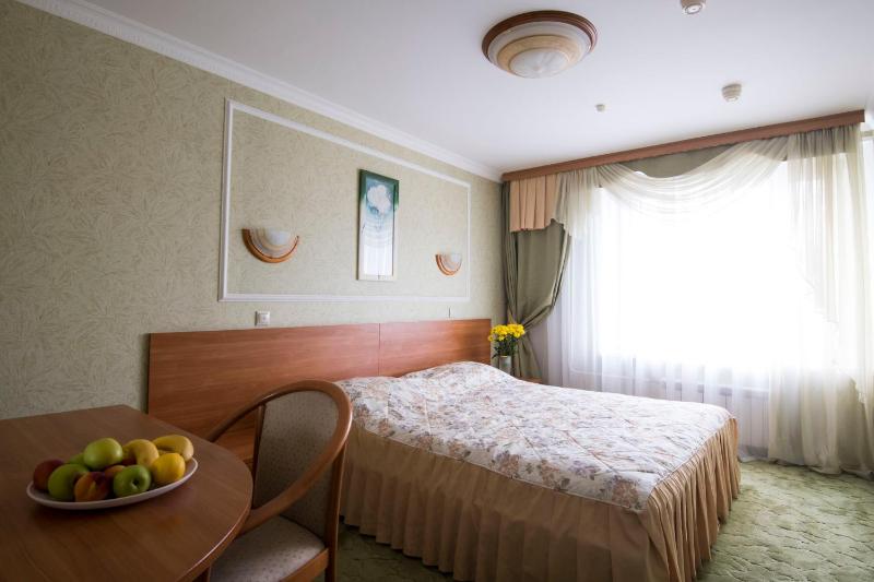 Family Room with Private Bathroom image 1