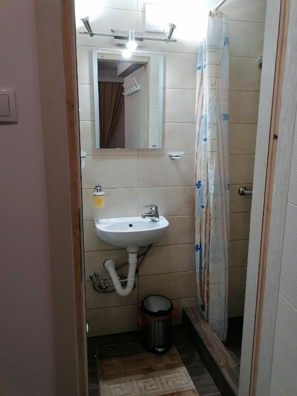 Double Room with Balcony image 4