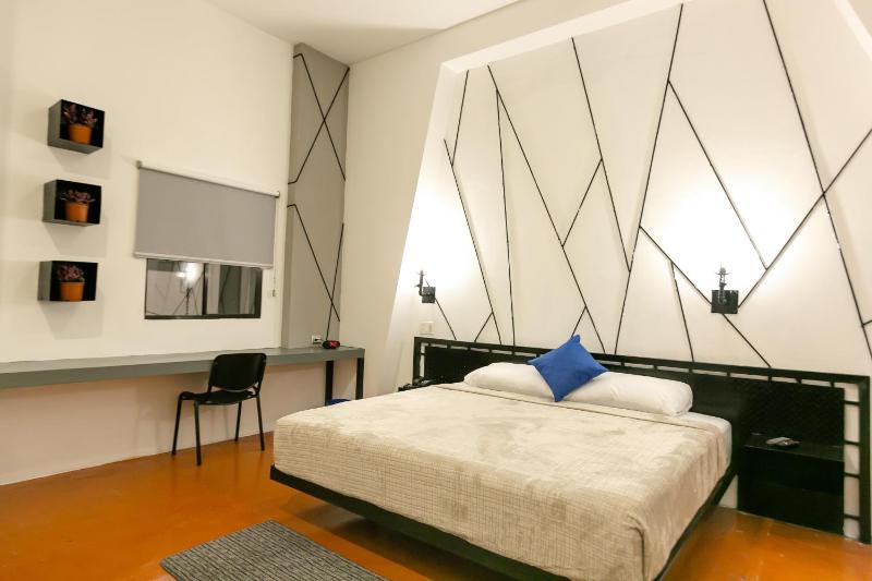 D' LA TORRE HOTEL - image 14