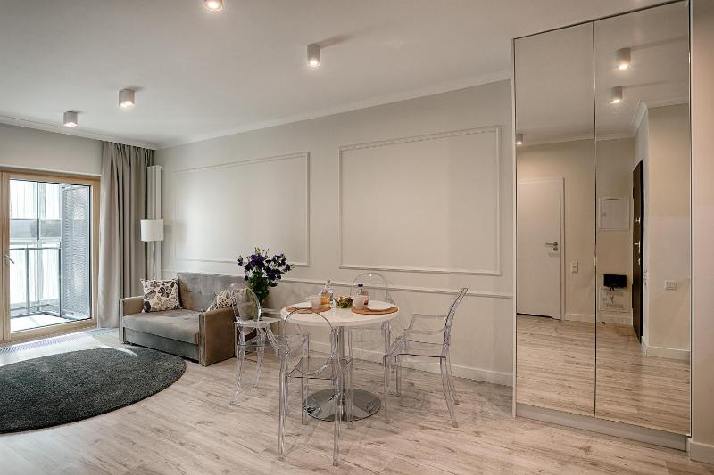 One-Bedroom Apartment image 4