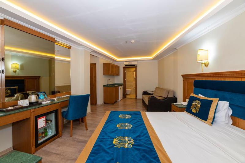 Budget Double Room image 3