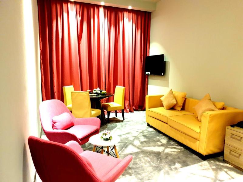 Executive Suite image 2