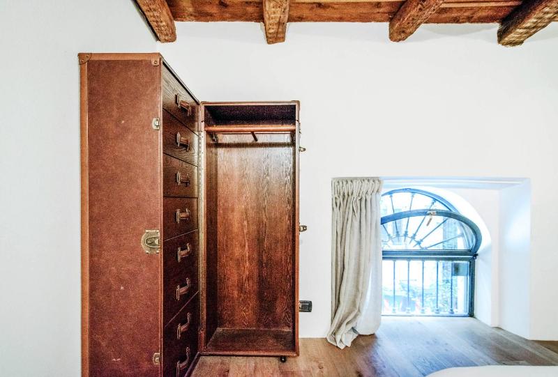 Casa boutique pietra e design nel centro storico - image 37