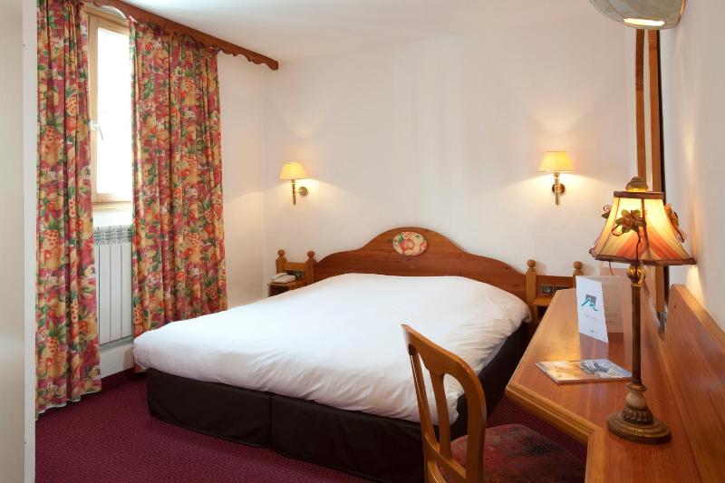 Standard Double Room image 1