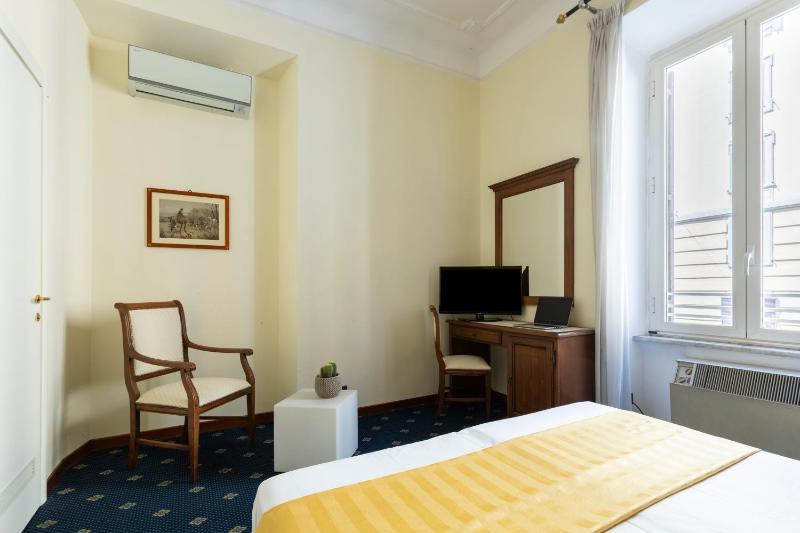 Double or Twin Room image 2