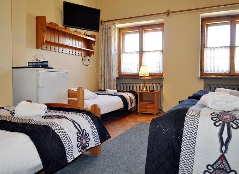 Quadruple Room image 4