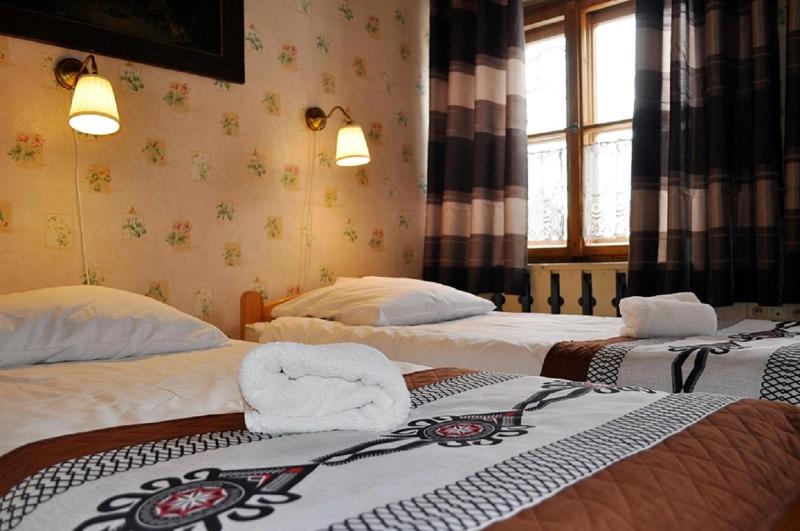 Twin Room image 1