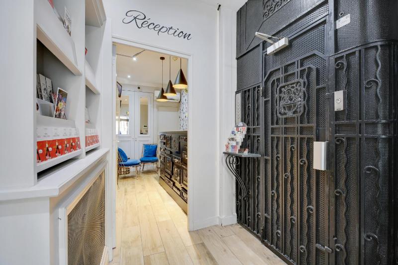 Hotel Riviera Elysees - image 1