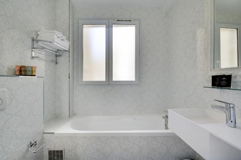 Hotel Riviera Elysees - image 9