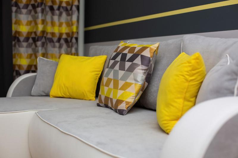 One-Bedroom Apartment image 3