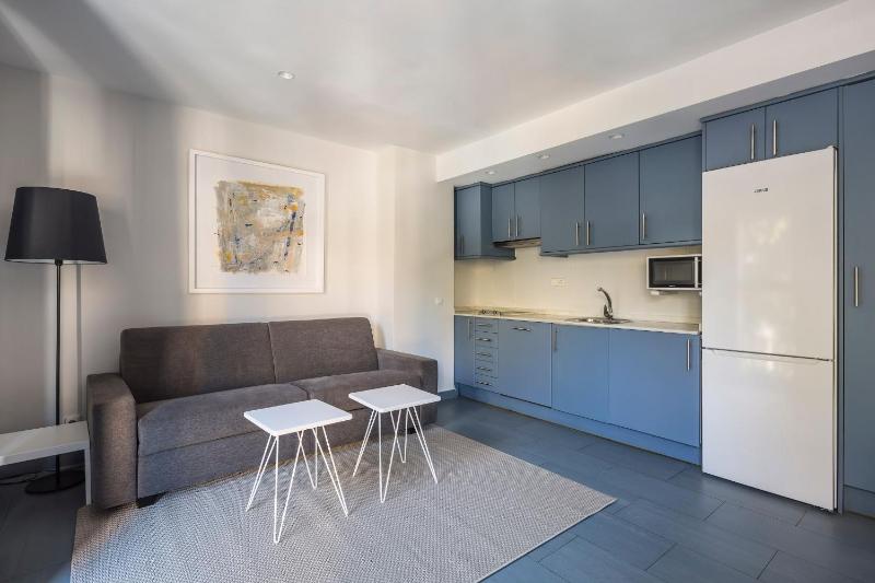 One-Bedroom Apartment Double Bed image 3