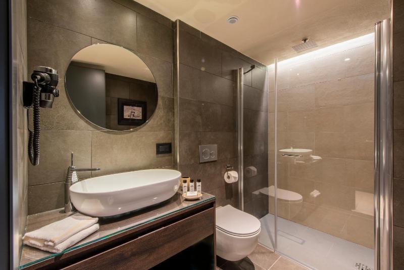 Junior Suite with Terrace image 2