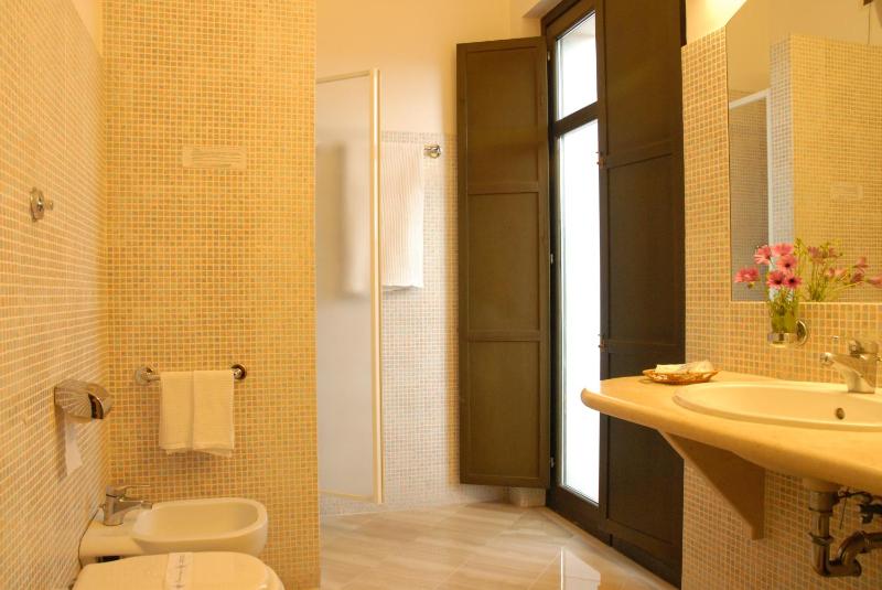 Superior Double Room image 3