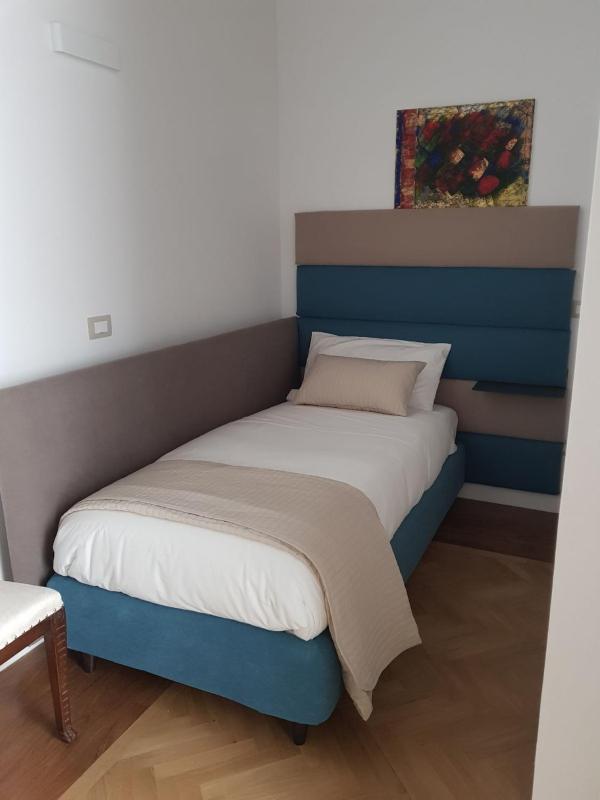 Triple Room with Bathroom image 4
