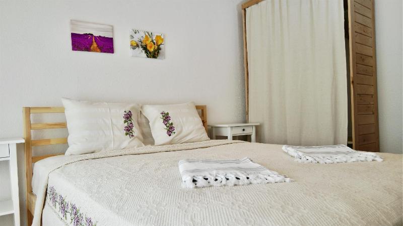Deluxe Room image 2