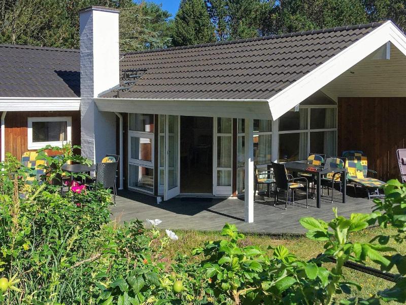Three-Bedroom Holiday Home  image 2