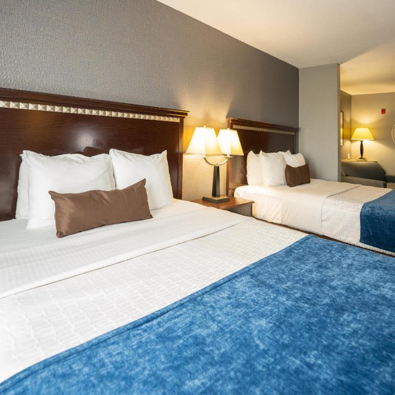 One Room Suite with Two Queen Beds - Non Smoking image 4