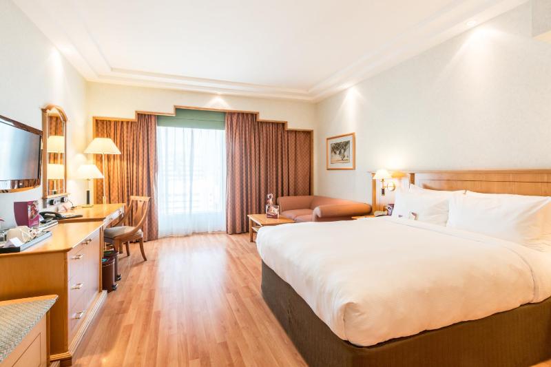 Club Room image 3