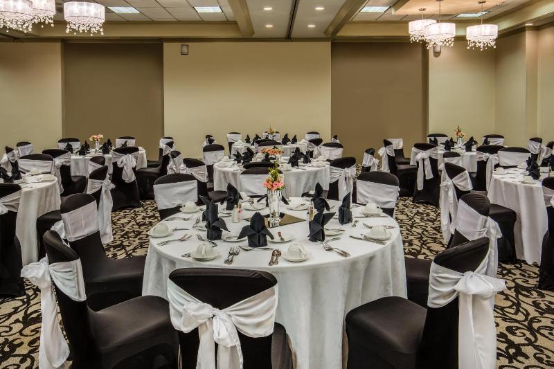 Crowne Plaza Phoenix Airport - PHX By IHG - image 34