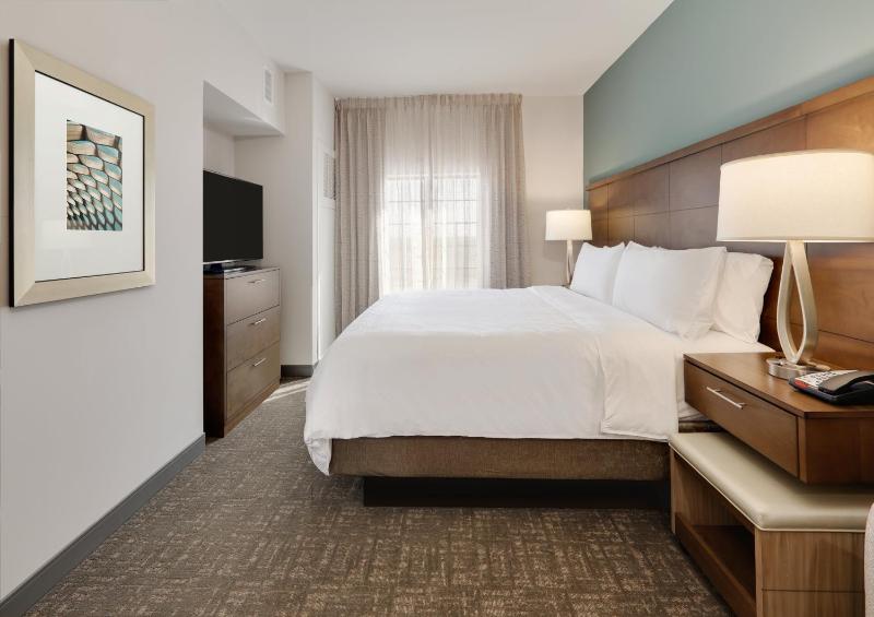 One-Bedroom King Suite image 2