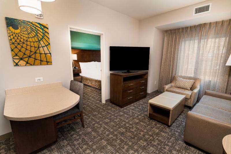 One-Bedroom King Suite image 2