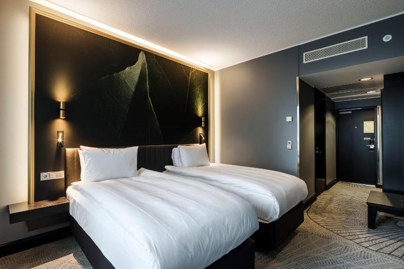 Standard Room with Two Single Beds image 3