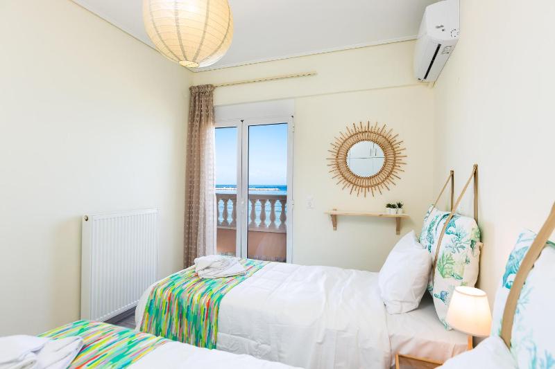 Deluxe King Suite image 3