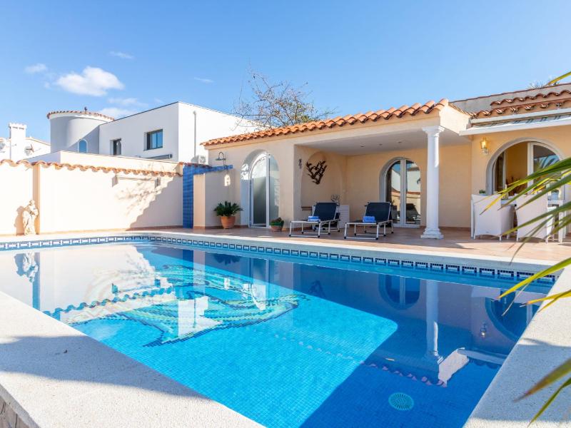 Holiday Home Bonica by Interhome Images