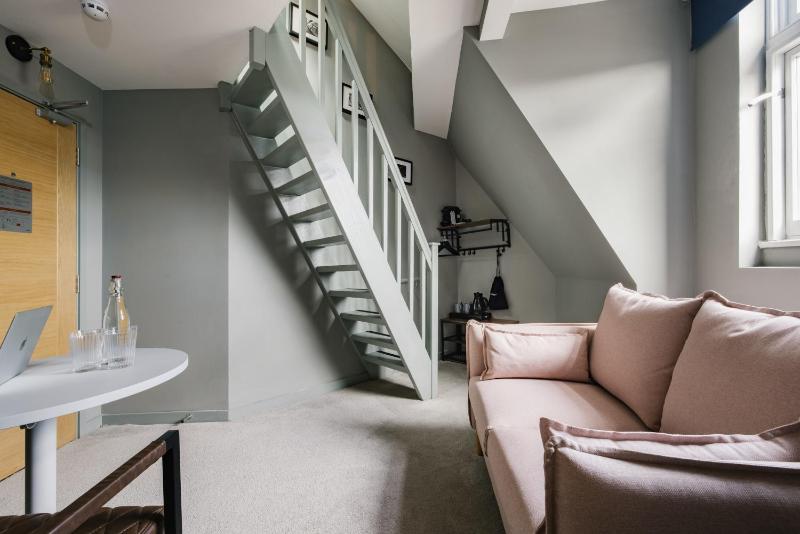 Mezzanine Double image 4