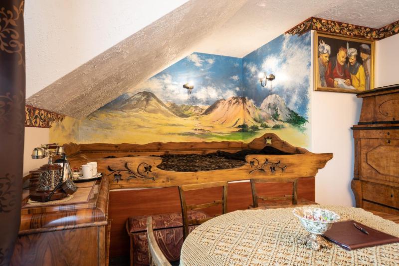 Studio Apartment image 2