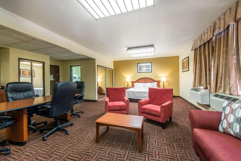 Quality Inn Colorado Springs South - image 25