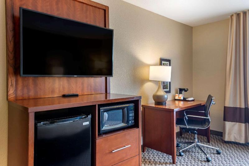 King Room - Non-Smoking image 3