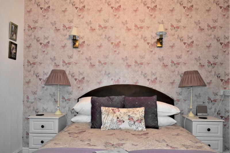 Room 4: Rear Standard Double image 2