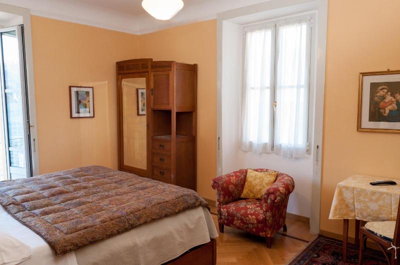 Superior Double Room with Lake View image 2