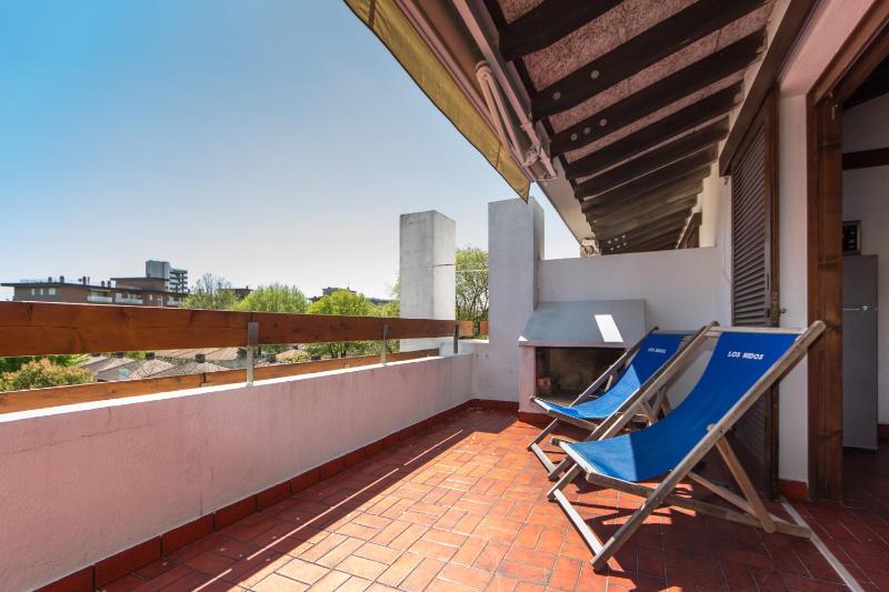 Economy Small One-Bedroom Apartment with Balcony image 3