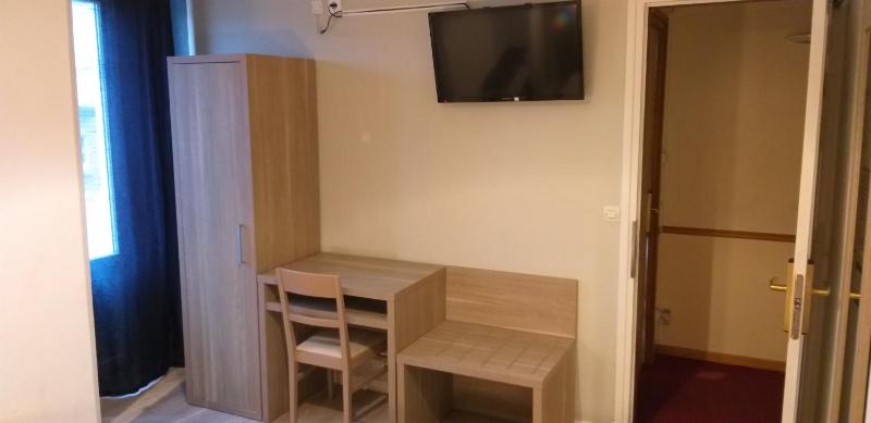 Double Room image 4
