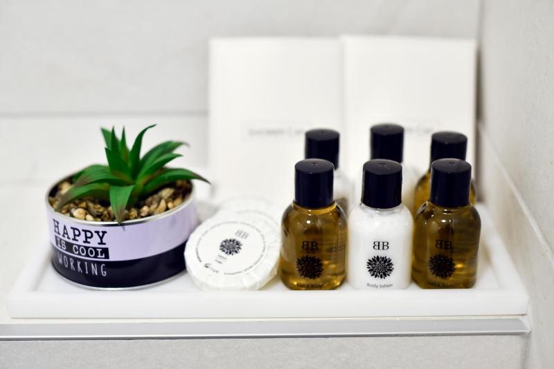 One-Bedroom Suite image 2