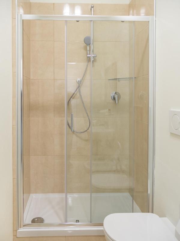 Deluxe Double Room image 3