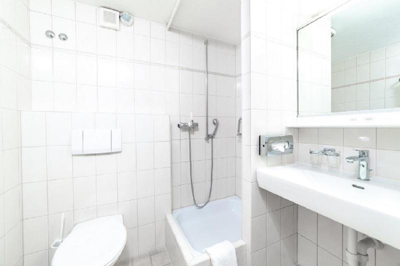 Modern Single Room with balcony image 2