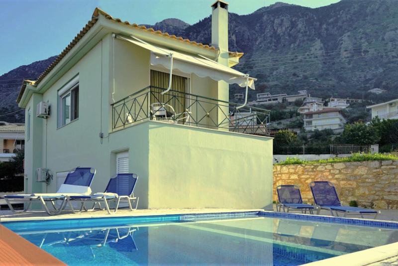 SEMIRAMIS SUITES with pool - image 1