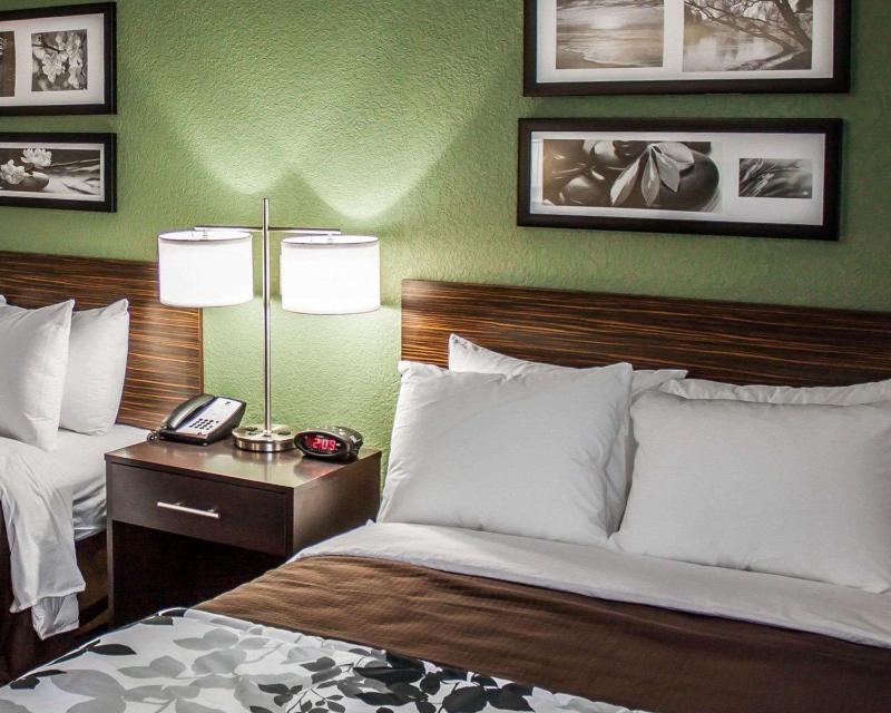 Double Room with Two Double Beds - Non-Smoking image 3