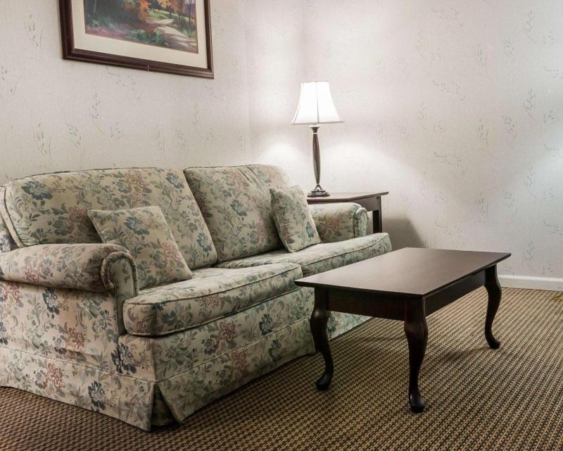 Queen Suite image 1
