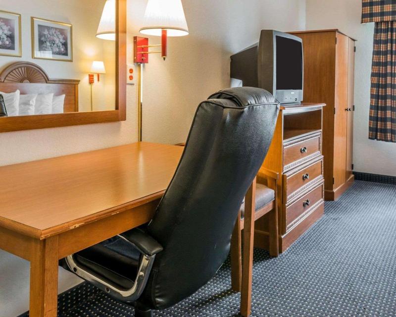 King Room with Spa Bath - Non-Smoking image 3