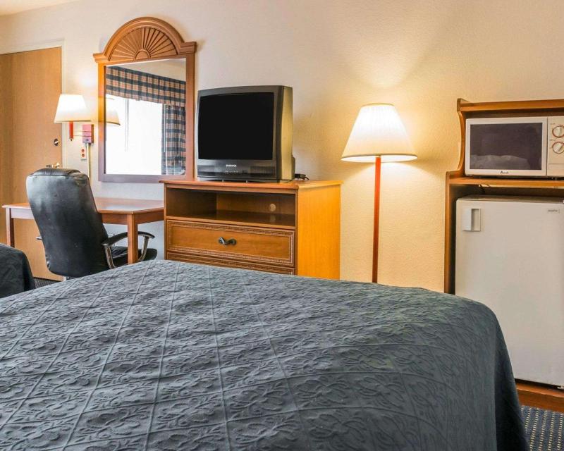 Double Room with Two Double Beds - Non-Smoking image 2