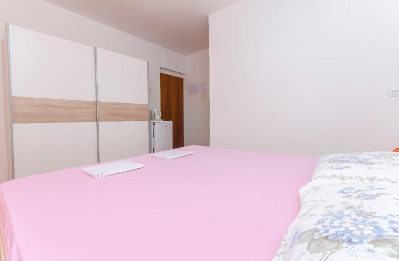 Double Room - First Floor image 2